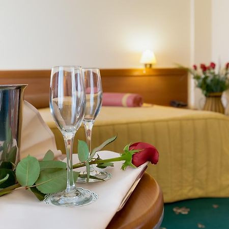 Hotel Palas مامايا المظهر الخارجي الصورة