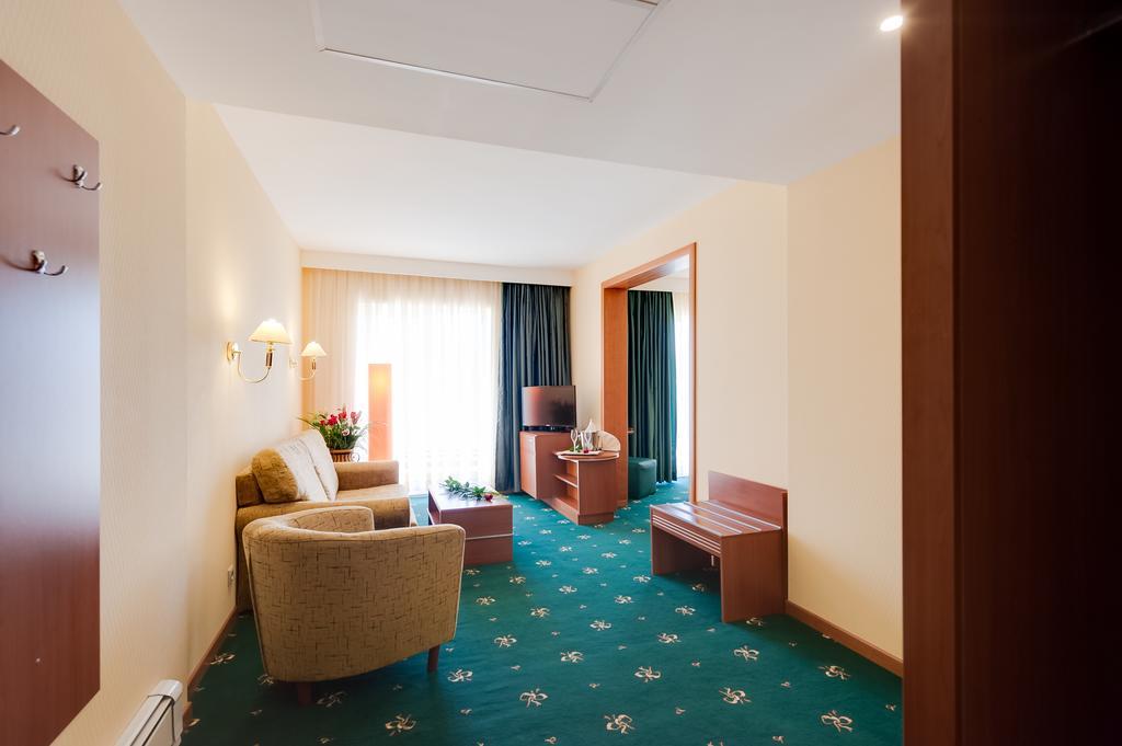 Hotel Palas مامايا الغرفة الصورة