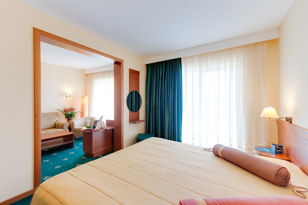 Hotel Palas مامايا الغرفة الصورة
